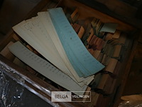 Partij retro schoolbanken + stoelen - afbeelding 6 van  6