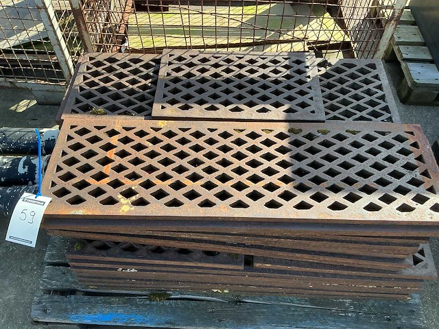 Partij retro stalen roostervloer - afbeelding 1 van  3