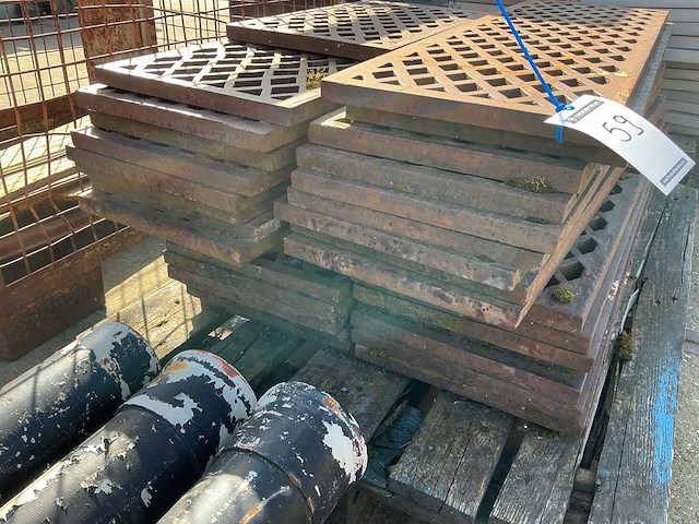 Partij retro stalen roostervloer - afbeelding 3 van  3