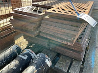 Partij retro stalen roostervloer - afbeelding 3 van  3