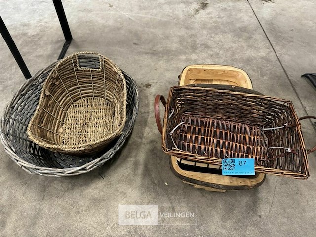 Partij rieten mandjes - afbeelding 2 van  4
