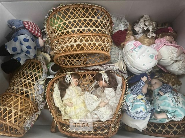 Partij rieten zeteltjes met poppetjes - afbeelding 3 van  3
