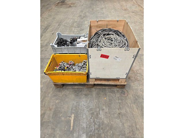 Partij rigging materialen - afbeelding 1 van  4