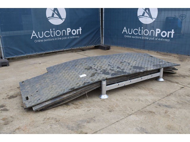 Partij rijplaten uit kunststof - afbeelding 1 van  1