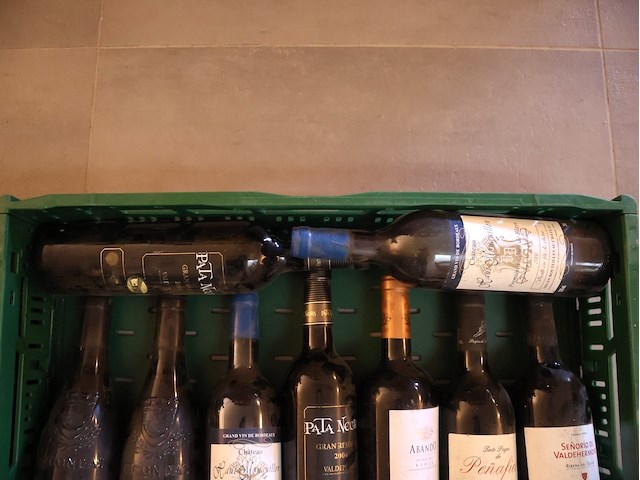 Partij rode wijn (x9) - afbeelding 4 van  4