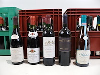 Partij rode wijn - afbeelding 2 van  7