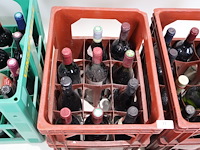 Partij rode wijn - afbeelding 4 van  7