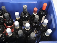 Partij rode wijn - afbeelding 6 van  6