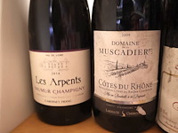 Partij rode wijn - afbeelding 3 van  5