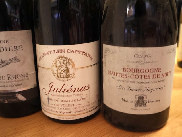 Partij rode wijn - afbeelding 4 van  5