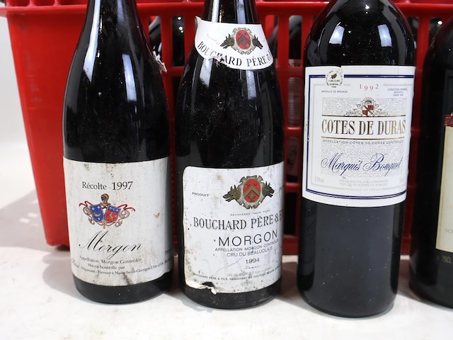 Partij rode wijn - afbeelding 3 van  7