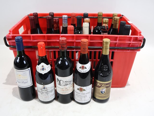 Partij rode wijn - afbeelding 1 van  7