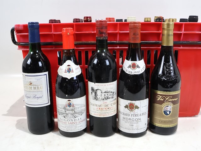 Partij rode wijn - afbeelding 2 van  7