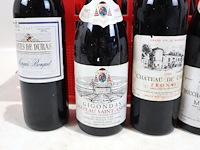 Partij rode wijn - afbeelding 3 van  7