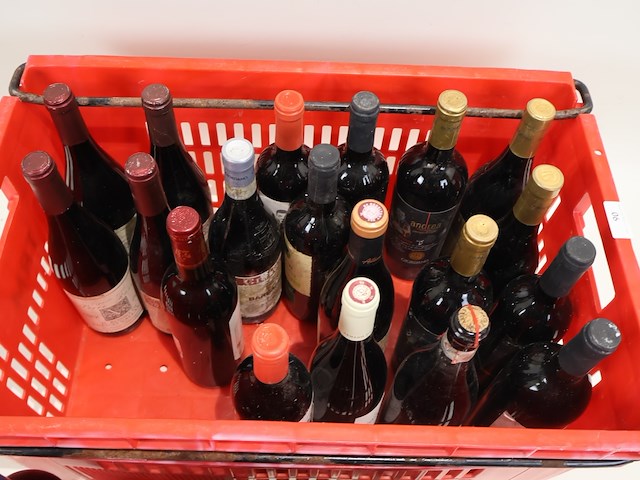 Partij rode wijn - afbeelding 5 van  7