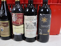 Partij rode wijn - afbeelding 4 van  7