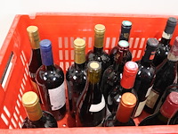 Partij rode wijn - afbeelding 6 van  7