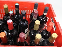 Partij rode wijn - afbeelding 7 van  7