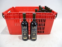 Partij rode wijn - afbeelding 1 van  3