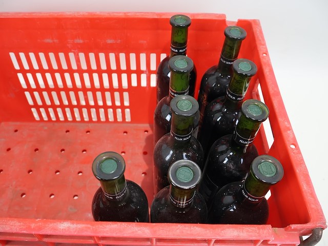 Partij rode wijn - afbeelding 3 van  3