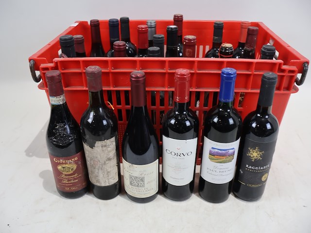 Partij rode wijn - afbeelding 1 van  7