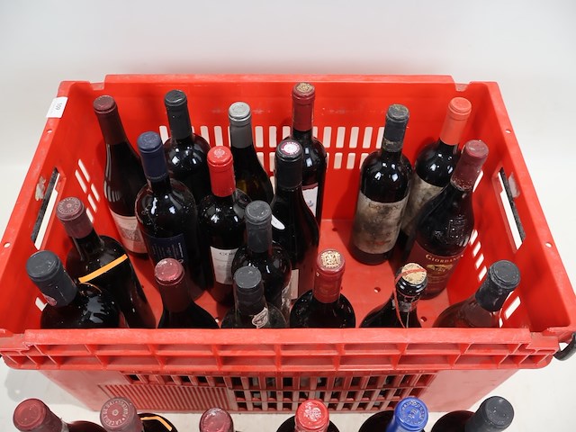 Partij rode wijn - afbeelding 5 van  7