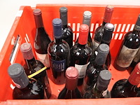 Partij rode wijn - afbeelding 6 van  7