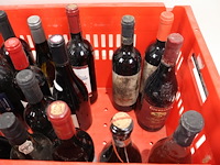 Partij rode wijn - afbeelding 7 van  7