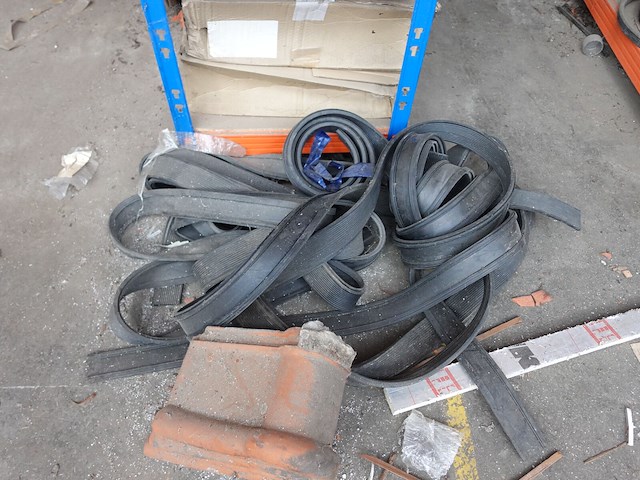 Partij rubber - afbeelding 20 van  26