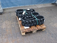 Partij rupsen 230x48x68 nieuw - afbeelding 1 van  1