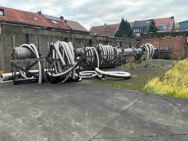 Partij rvs flexibele rookgasafvoerkanalen - afbeelding 1 van  8