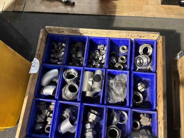 Partij rvs lasbochten en buisfitting materialen - afbeelding 2 van  3