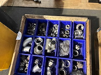 Partij rvs lasbochten en buisfitting materialen - afbeelding 2 van  3