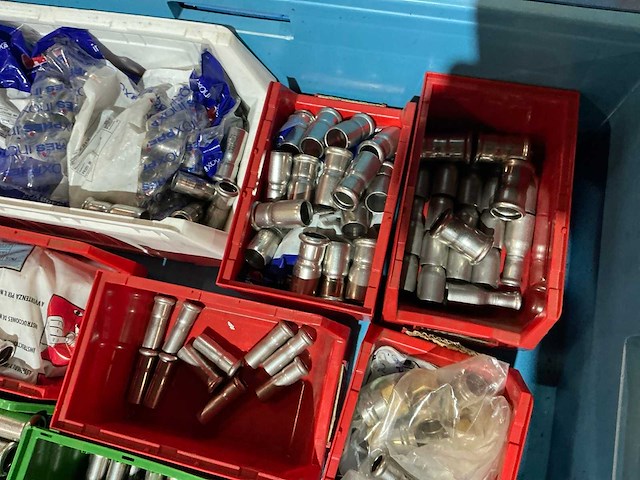 Partij rvs pijpfitting materiaal - afbeelding 12 van  15