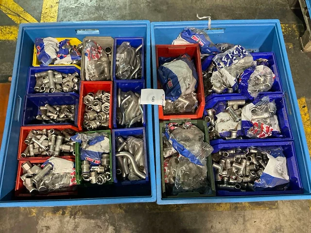 Partij rvs pijpfitting materiaal - afbeelding 1 van  7