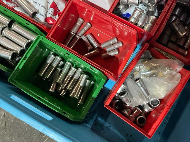 Partij rvs pijpfitting materiaal - afbeelding 11 van  15