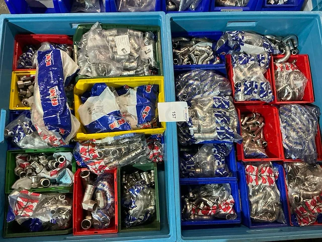 Partij rvs pijpfitting materiaal - afbeelding 1 van  12