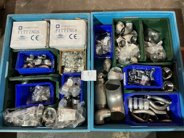 Partij rvs pijpfitting materialen - afbeelding 1 van  13