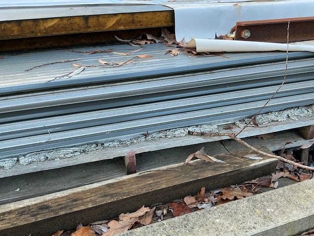 Partij sandwichpanelen en profielen - afbeelding 4 van  6