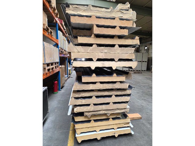 Partij sandwichpanelen - afbeelding 3 van  5