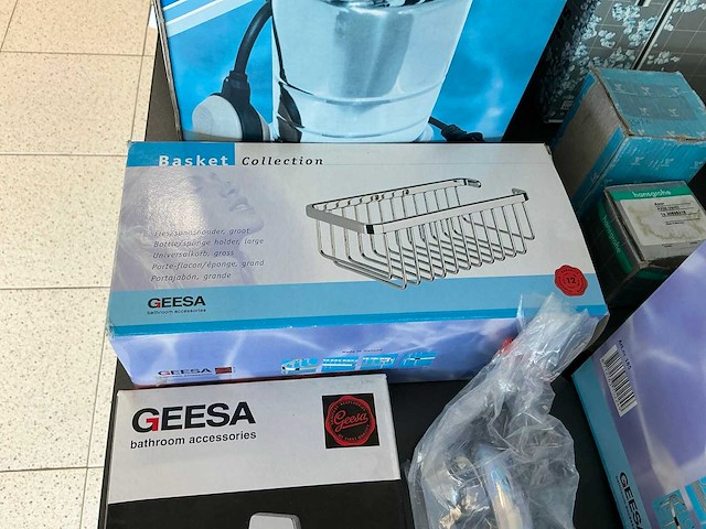 Partij sanitair- en badkameraccessoires - afbeelding 9 van  13