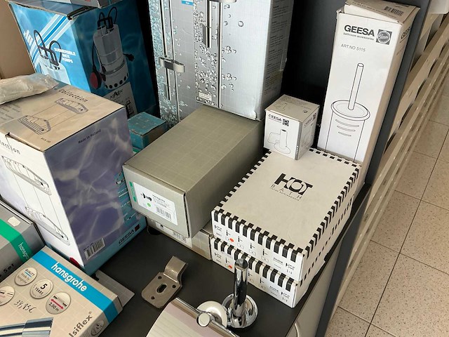 Partij sanitair- en badkameraccessoires - afbeelding 13 van  13