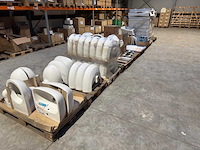 Partij sanitair 9 pallets - afbeelding 1 van  32
