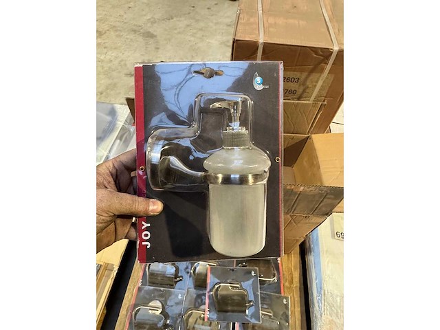 Partij sanitair 9 pallets - afbeelding 22 van  32