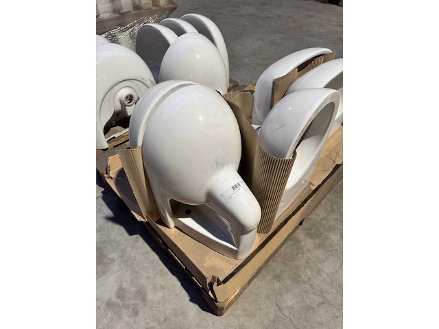 Partij sanitair 9 pallets - afbeelding 26 van  32