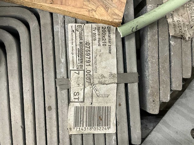 Partij sanitair, tegels en bouwmaterialen - afbeelding 8 van  24