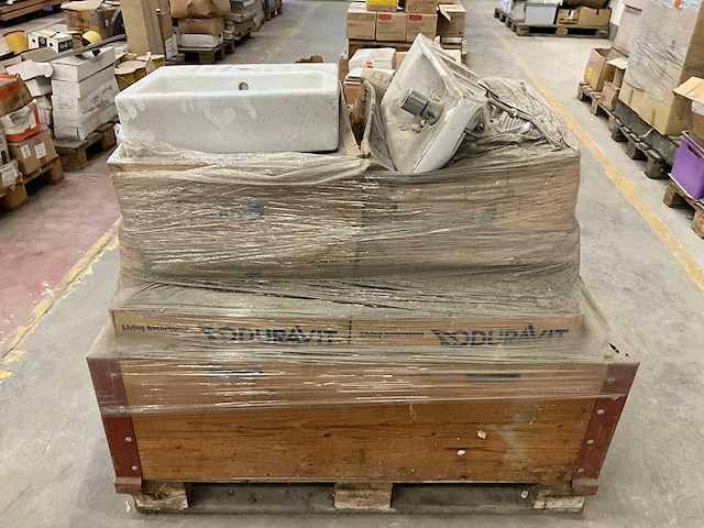 Partij sanitair, tegels en bouwmaterialen - afbeelding 12 van  24