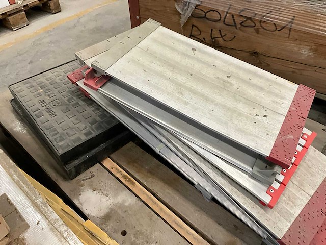 Partij sanitair, tegels en bouwmaterialen - afbeelding 20 van  24