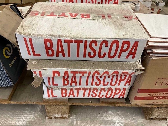 Partij sanitair, tegels en bouwmaterialen - afbeelding 23 van  24