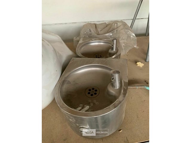 Partij sanitair - afbeelding 2 van  3
